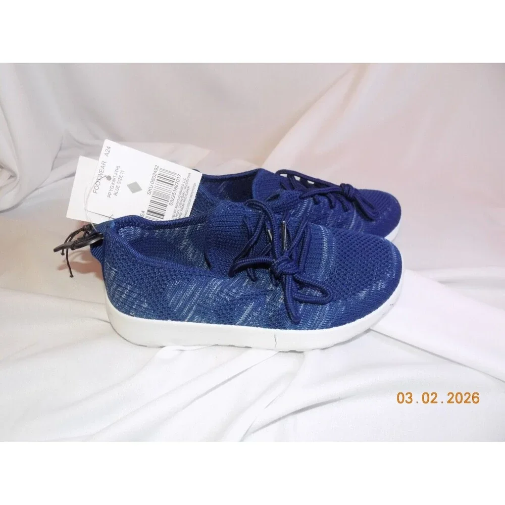New Girls Pro Player athletic shoes size 11